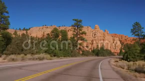 犹他州美丽的红峡谷美丽的风景公路视频的预览图