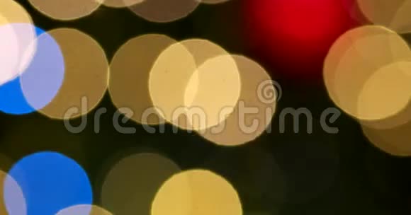 圣诞树和装饰品视频的预览图