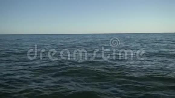 海天蓝的美丽背景视频的预览图