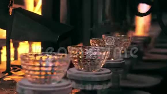 玻璃器皿生产线视频的预览图