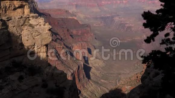 美国亚利桑那州大峡谷岩石的奇妙景观视频的预览图