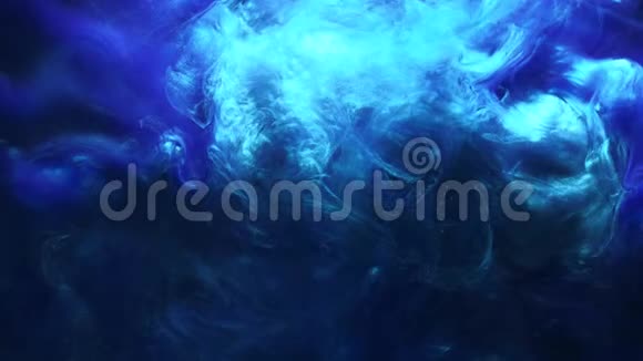 烟云闪光蓝色油漆流动视频的预览图