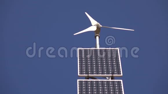 太阳能电池板和风力涡轮机视频的预览图