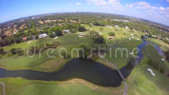 空中视频高尔夫球馆比尔特莫尔迈阿密视频的预览图
