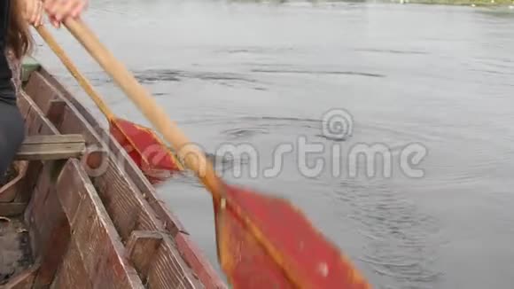 划船视频的预览图