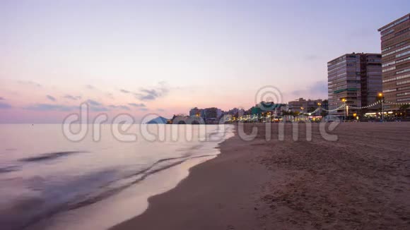 西班牙贝尼多姆日落海市全景4k时间间隔视频的预览图