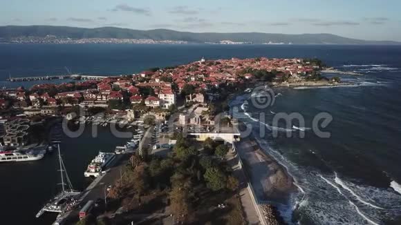 黑海沿岸古城内塞巴尔的一般鸟瞰图视频的预览图