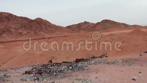 西奈山脉红色沙漠景观视频的预览图