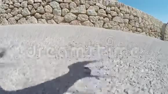 卡拉拉贾达悬崖上的飞行起飞马略卡空中飞行视频的预览图
