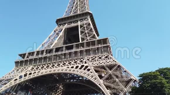 巴黎著名的埃菲尔铁塔视频的预览图