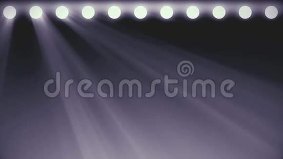 明亮的舞台灯光闪烁在白色无缝环动画现场照明视频的预览图