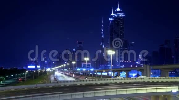 迪拜之夜对哈利法塔的时间流逝视频的预览图