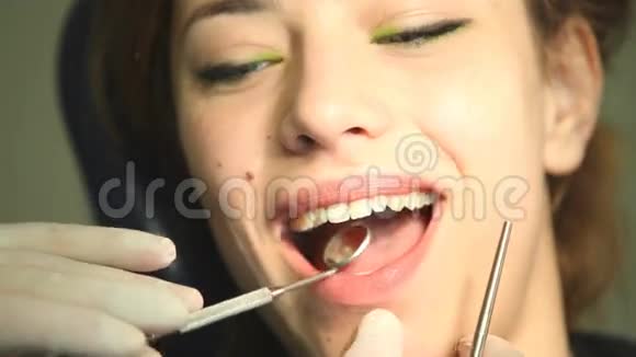 牙医视频的预览图