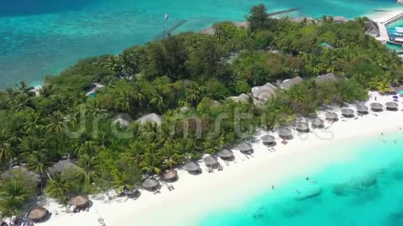 马尔代夫岛的鸟瞰图视频的预览图