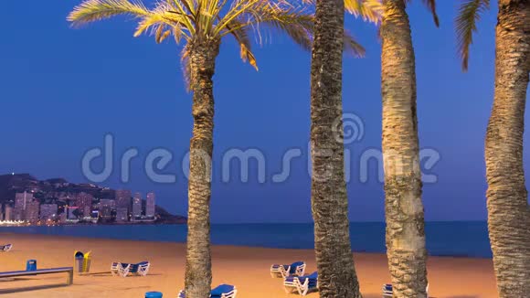 西班牙贝尼多姆日落海滩景观4k时间间隔视频的预览图