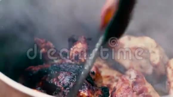烤猪肉串肉视频的预览图