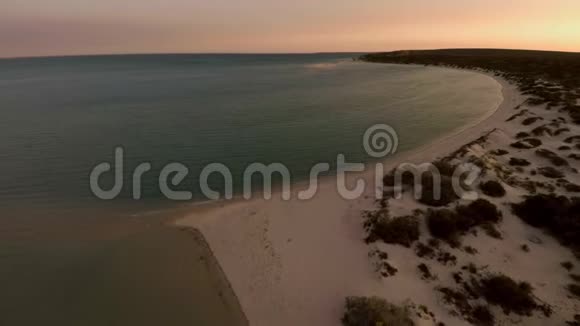 海岸线和海滩视频的预览图