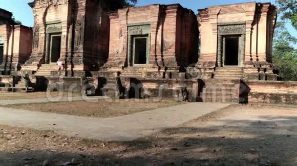 柬埔寨暹粒日落时的班泰耶斯雷寺视频的预览图