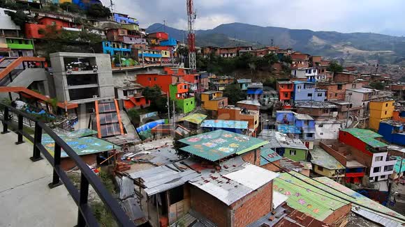 哥伦比亚麦德林的Comuna13景观视频的预览图
