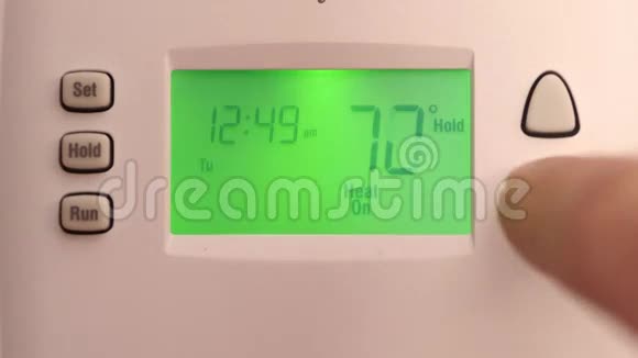 室内家用数字温控温控器视频的预览图