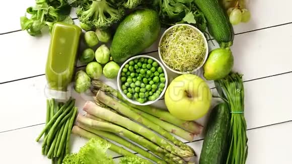 绿色抗氧化有机蔬菜水果和草药视频的预览图