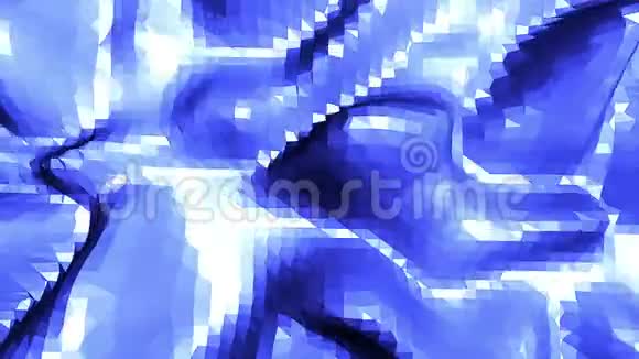 蓝色低聚塑料表面作为奇妙的浮雕蓝色多边形几何塑料环境或脉动背景视频的预览图
