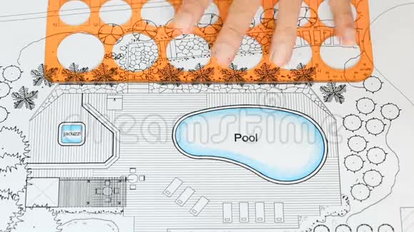 豪华别墅景观设计师设计池视频的预览图
