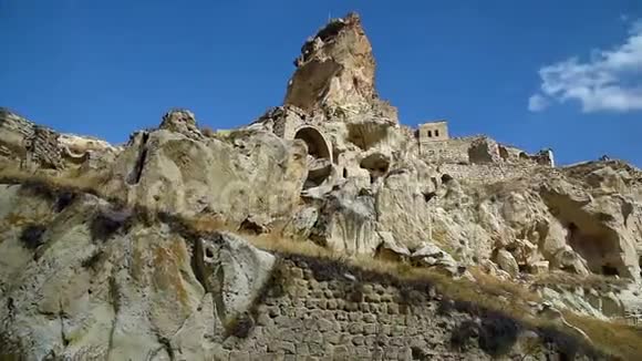 奥塔希萨尔城堡和洞穴房子的景色卡帕多西亚土耳其视频的预览图