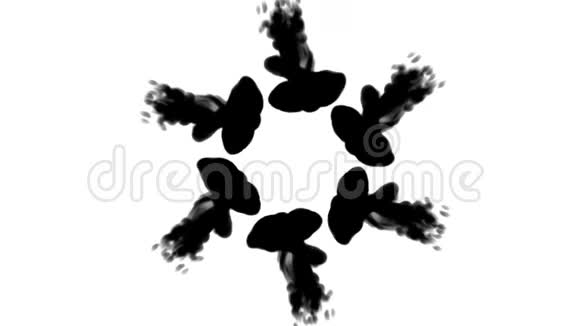 头顶的黑色墨水流形成星星墨水在白色上缓慢地注入或吹烟在水中混合墨水视频的预览图