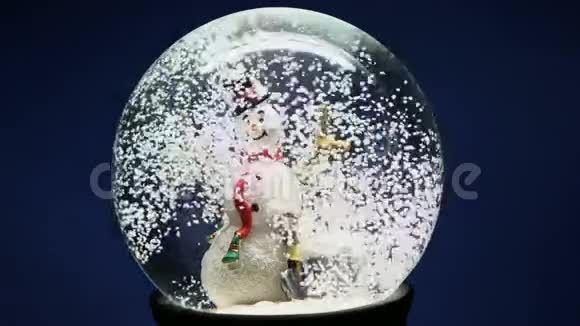 冬季雪球与雪人视频的预览图