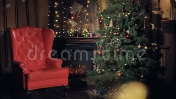 为圣诞节装饰的壁炉视频的预览图