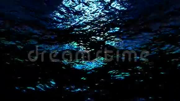 摘要水下海浪水FX0312HD视频的预览图