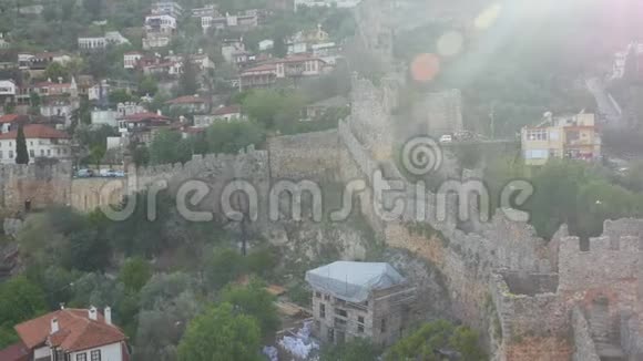 从城堡可以看到阿拉尼亚的城市景色土耳其视频的预览图