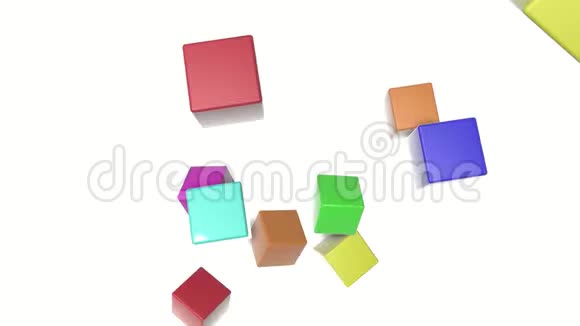 多色立方体落在白色背景上动画的3D渲染视频的预览图