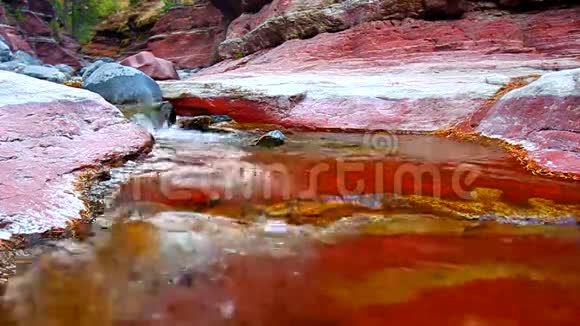 红岩峡谷沃特顿湖公园视频的预览图