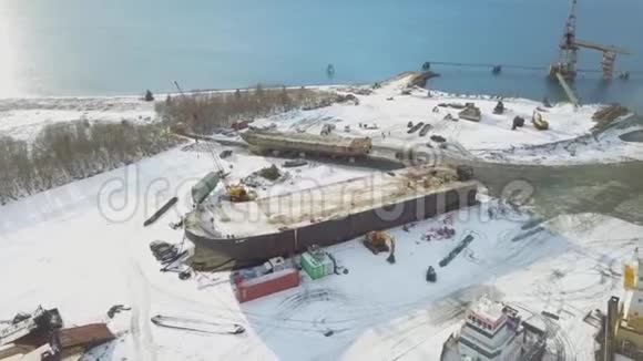 冰冻阿拉斯加船厂视频的预览图