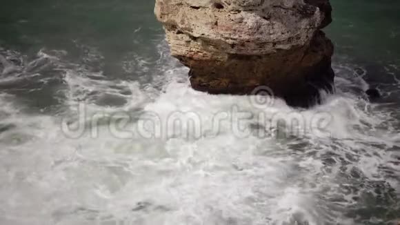 黑海海面上的风暴视频的预览图