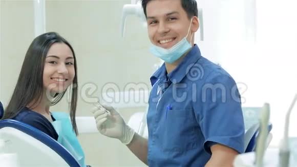 成功的牙科工作视频的预览图