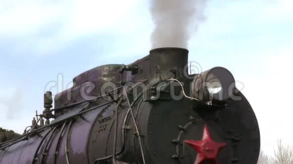 有蒸汽机特写的老火车视频的预览图