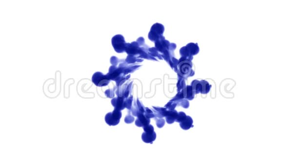 头顶拍摄的孤立的蓝色墨水在白色上形成一个圆圈蓝色水粉混合在水中并在缓慢的运动中移动使用视频的预览图