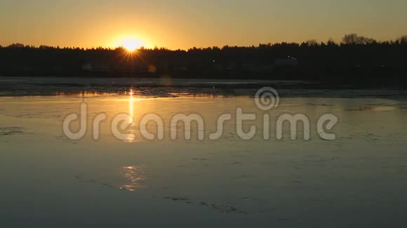 弗雷泽河日出冰视频的预览图
