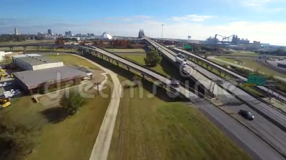 密西西比大桥空中无人机视频视频的预览图