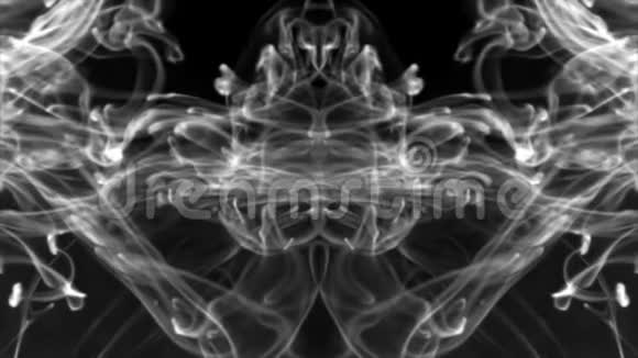 黑色背景下的白烟运动视频的预览图
