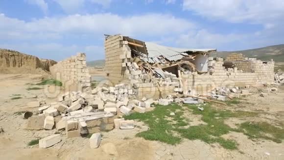 摧毁了建筑瓦砾被毁房屋视频的预览图