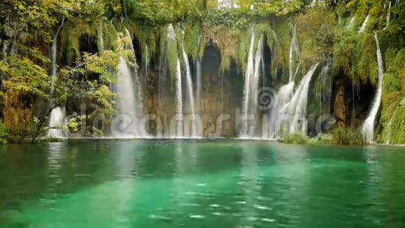 克罗地亚的湖泊和瀑布视频的预览图