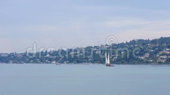 在瑞士日内瓦湖航行视频的预览图