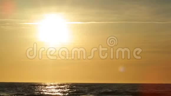 黄色的日落视频的预览图