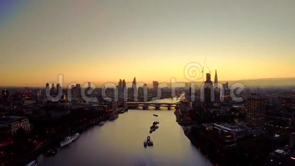 伦敦市中心空中全景图视频的预览图
