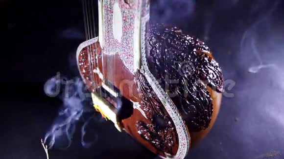 弦乐传统印度乐器视频的预览图