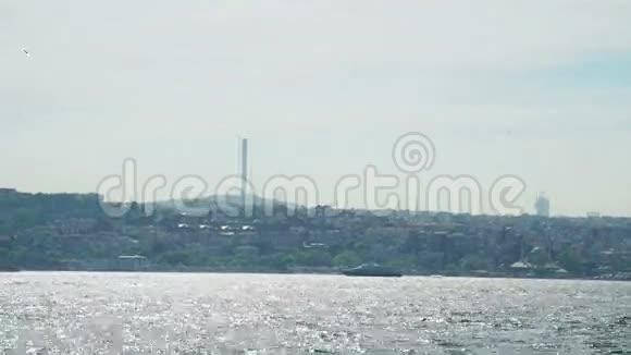 土耳其伊斯坦布尔博斯普鲁斯和城市景观视频的预览图